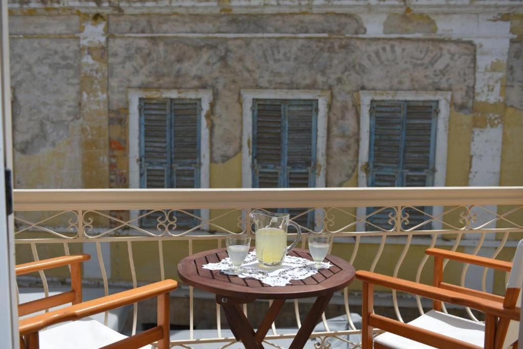 Oisyra Boutique Suites Ermoupoli Dış mekan fotoğraf